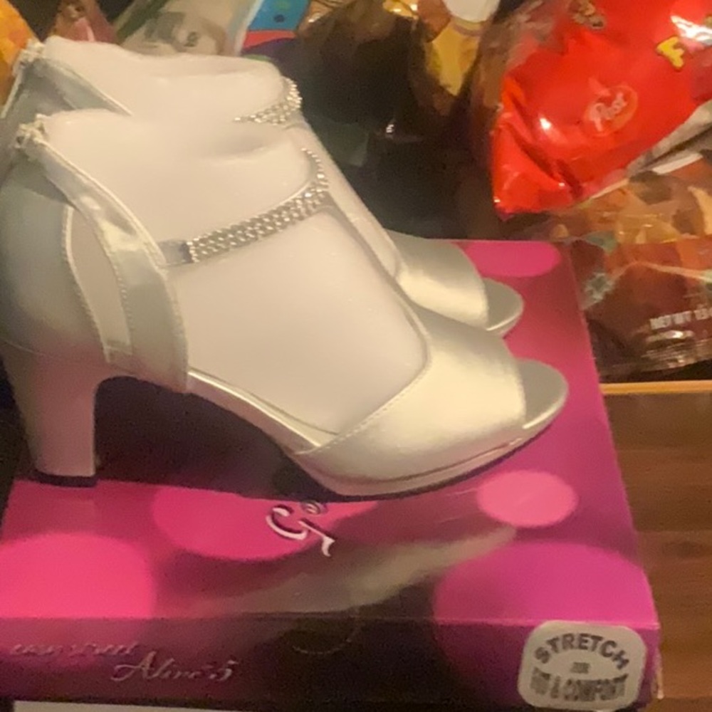 Flash silver satin heel